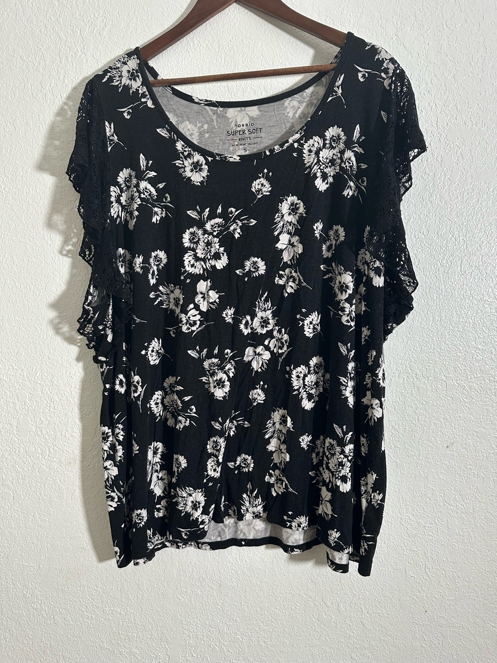 Torrid Super Soft Shirt Size 5